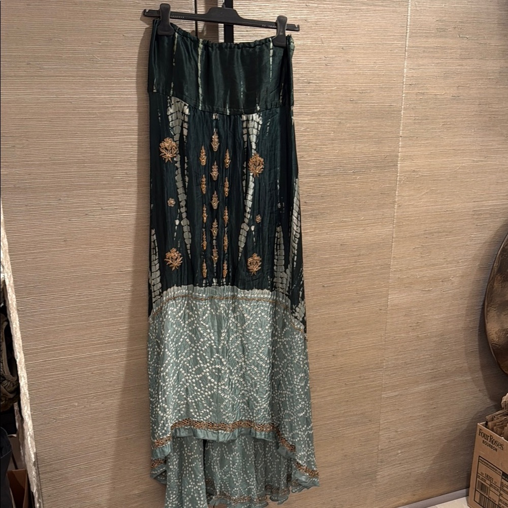 Elegant Green and Gold Women's Dress